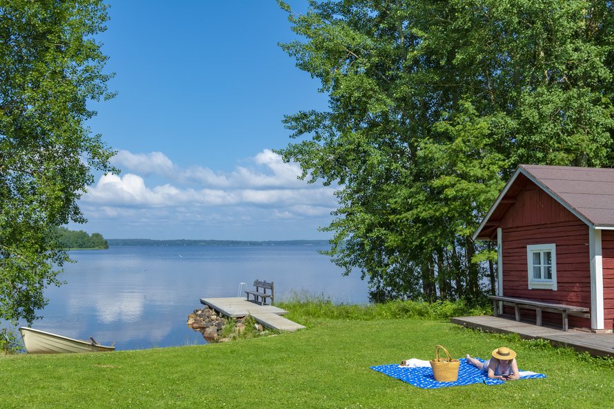 Mikähän tyyppi hän mahtaa olla? Olisiko Instagrammaaja? Ei vaikuta Puuhastelijalta.