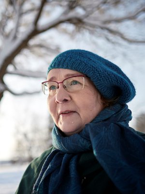 Laulaja Liisa Tavista tuntuu nyt hyvältä kuulostella, miltä vanhat laulut tänä päivänä tuntuvat. ”Nostalgisuus ei tarkoita pysähtymistä. Se voi olla myös puhdistavaa.”