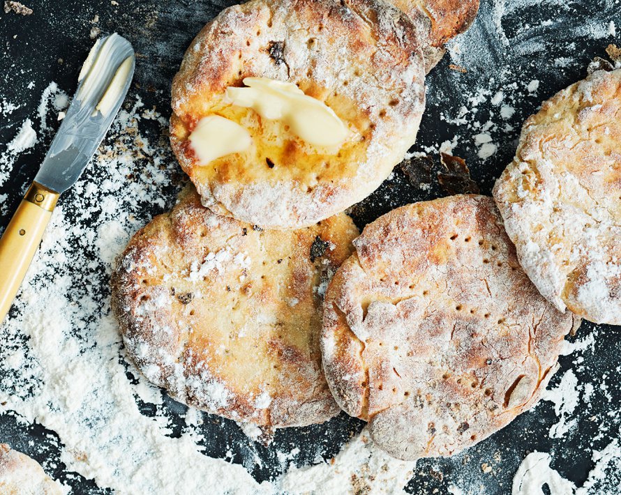 Lepuska tarkoittaa pehmeää rieskaa ja on kotoisin Etelä-Karjalasta.