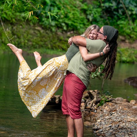 Freian ja Axelin kodin vieressä Karibialla ei ole lähimetsää vaan lähiviidakko.