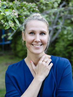 "Itken ja liikutun helposti", Linda Wiklund sanoo. Lapsena Lindaa ivattiin itkuherkkyydestä, mutta näyttelijälle se on pelkästään etu.