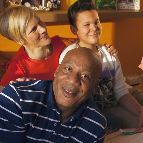 Helsinkiläisen Roberto "Bobby" Barreran, 58, tekee onnelliseksi perhe: Päivi-vaimo sekä lapset Thomas ja Claudia.