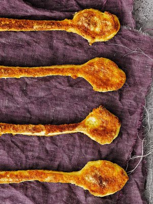 Lusikka, jonka voi syödä! Tee itse hauskat keksilusikat.