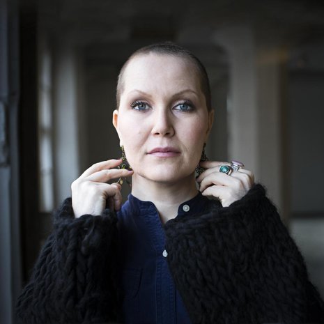 "Eniten tahton korostaa läheisille, että hei, minä tässä elän elämääni, keskitytäänpä siihen. Koko elämää ei tarvitse rakentaa sairauden ympärille", Astrid Swan sanoo.