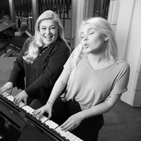 Bertta Seppälä on mukana The Voice of Finland -ohjelmassa. Koelauluissa Bertta lauloi Billy Joelin New York State of Mind -kappaleen, jonka hän esitti myös Sannan ja Hermannin häissä.  