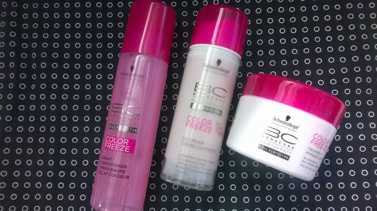 Schwarzkopf BC Bonacure Color Freeze tehohoito 200 ml, 16,90 e, hoitosuihke 200 ml, 16,90 e ja CC Cream 150 ml, 15,90.