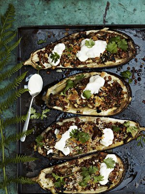 Kantarellit ja munakoisot ovat syysruokaa ihanimmillaan.