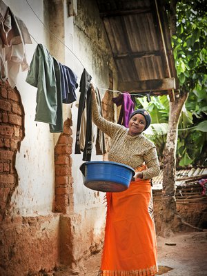 "En ole koskaan haaveillut pesukoneesta, mutta toivoisin voivani ostaa lehmän. Sitten voisin myydä maitoa", Magreth Kiondo miettii.