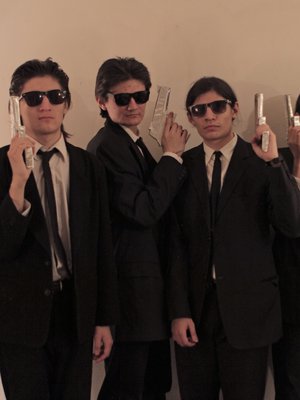 The Wolfpack eli veljekset Mukunda, Bhagavan, Govinda, Jagadisa, Narayana ja Krsna Angulo.