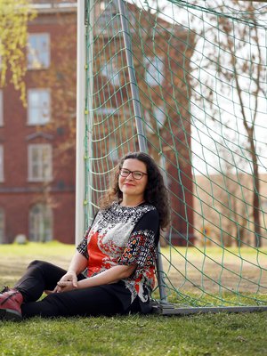 Ann-Christin Antell rakastaa jalkapalloa, jota hän alkoi pelata 10-vuotiaana. "Kentällä maalliset murheet unohtuvat."