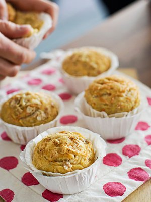 Yhdestä taikinasta riittää vierasvaraa pakastimeen pitkäksi aikaa.