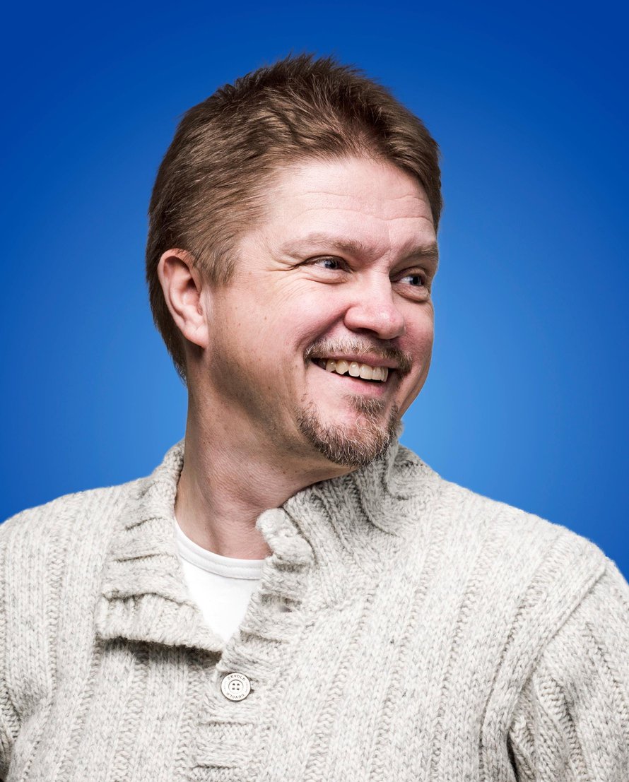 Kirjailija Timo Parvelan Ella ja kaverit -kirja ilmestyi heinäkuussa.