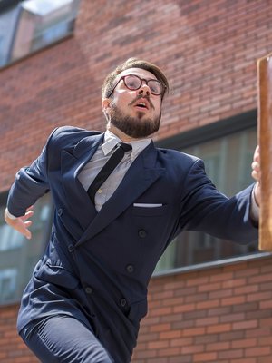 Viekö elämä sinua kovempaa kyytiä kuin haluaisit? Jarruta. Hidasta.