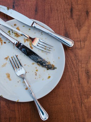 Mitä sitten syötäisiin? Älä heitä ruokaa pois vaan tee tähteistä uusia herkkuja.