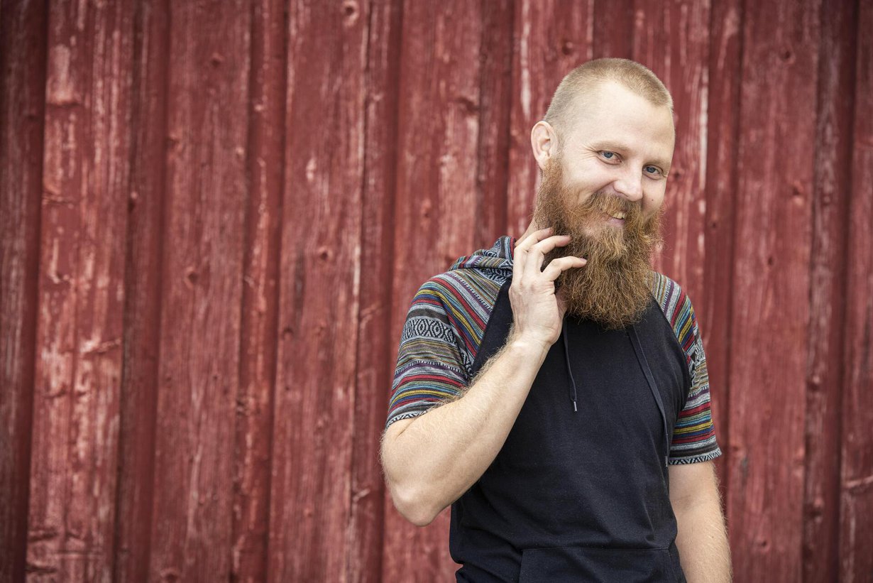 Partaa on hoidettava joka päivä. Samuel Rovalan mielestä se käy melkein mukavasta harrastuksesta.