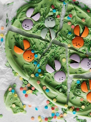 Pääsiäisen hauskimmalla suklaalla on silmät. Haukkaa, jos raaskit! 