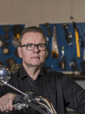 Moottoripyöräkerho on ollut Vesalle tärkeä paikka teini-ikäisestä lähtien. Kerhon kaverit olivat huolissaan Vesan terveydestä, mutta nyt hänestä on tullut kannustava esimerkki.