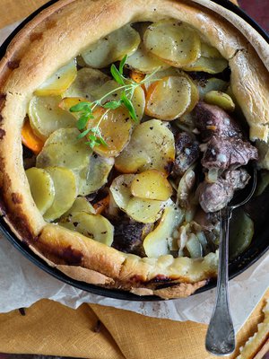 Pata ei muuta leipää kaipaa, kun reunoilla voi kaapia kulhon puhtaaksi.