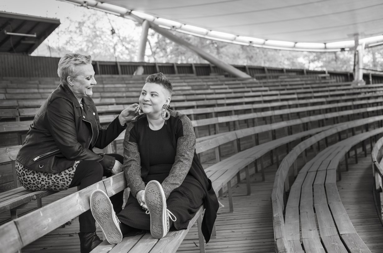 Tiina Weckström, 61, on Helsingissä asuva näyttelijä. Tyttärensä Valpurin lapsille hän on Tiina-mummi.