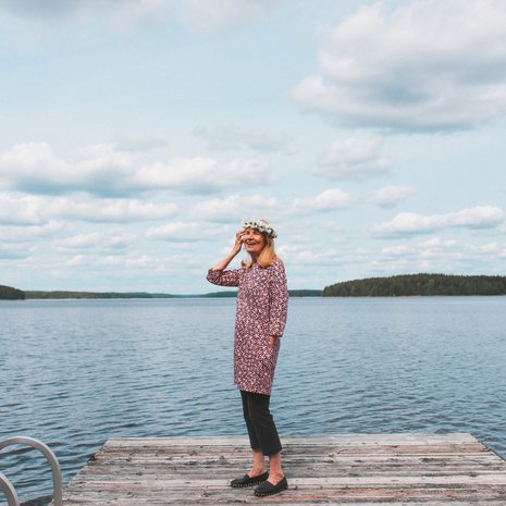 Bökars-kesän jälkeen Leena ja Armi olivat kirjeenvaihdossa ja pitivät yhteyttä siihen saakka, kun Armi kuoli vuonna 1979. Leenasta tuli myöhemmin Kodin Kuvalehden pitkäaikainen päätoimittaja.
