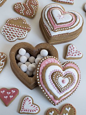 Piparirasioiden teosta on tullut Salla Kinnusen rakas jouluperinne.