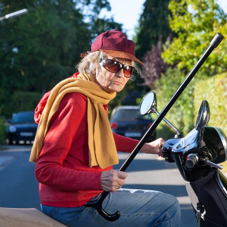 "Tavoitteeni on tulla isotädiksi, jonka nähdessään vauvat alkavat räpyttää pulleita raajojaan ja pyrryytellä suullaan niin, että sylki lentää monta metriä."