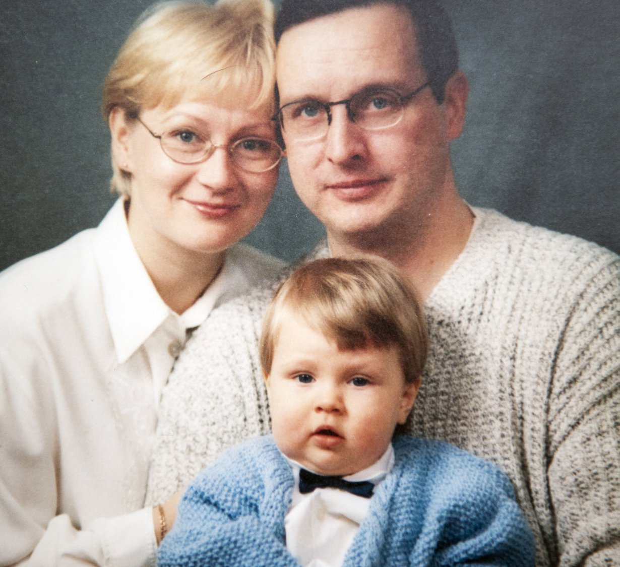 "Minä ja Jyrki Jukan 1-vuotiskuvassa 1996. Olimme onnellinen nuori perhe."
