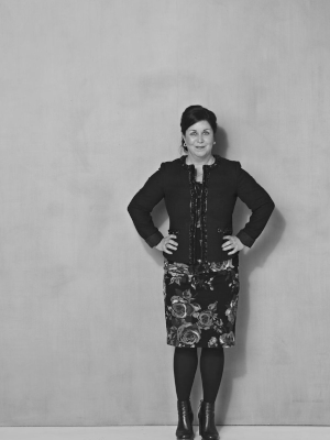 Asiakkuusjohtaja ja liikkeenjohdon konsultti Sari Tomperi, 44, vetää naisjohtajuutta edistävää hanketta viestintätoimisto Ellun Kanoissa. Seitsemänvuotiaan poikansa kanssa hän nauttii lumisista laskettelurinteistä.