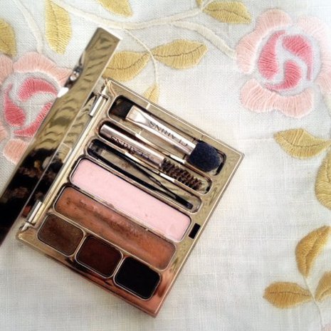 Clarins Eybrow Kit Pro Palette. 52,50 euroa.