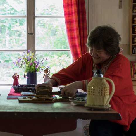 ”Kun lapseni olivat kasvaneet kouluikään, alkoi mittani kulutuskulttuurissa olla täysi", Marketta Horn sanoo.