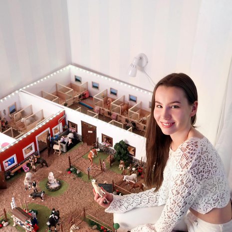 Tallissa oli hiljattain täysremontti. Neljä päivää putkeen Venny vain rakensi, söi ja nukkui.