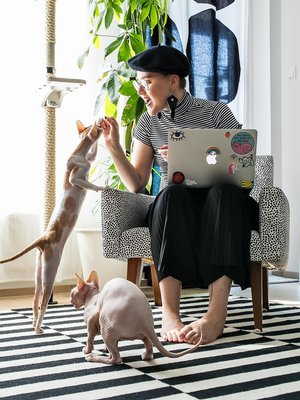 Lukioaikana Maiju uskoi, ettei halua koskaan seurustella. ”Ajattelin, että seurustelu on sitä, että joku omistaa minut. Vapauden tunne oli minulle tosi tärkeä. Se, että tunnen olevani minä itse enkä osa jotakin.”