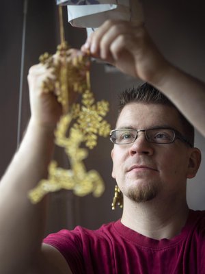 Välillä Miika miettii, miksi joutui luopumaan Evasta. ”Joko menetykseen sopeutuu tai sitten sen alle musertuu. Valitsen sopeutumisen.”