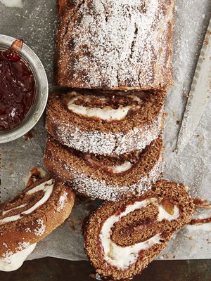 Kääretorttu onnistuu kokemattomaltakin leipurilta.