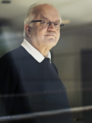 Jari Sinkkonen muistuttaa, että lapsen täytyy saada välillä epäonnistua ja harjoitella turhautumista.