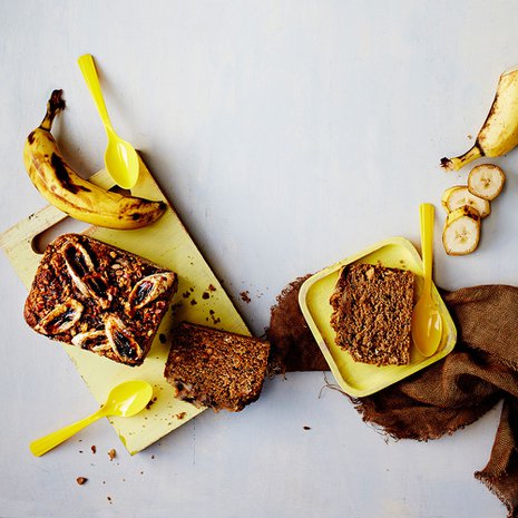 Banaanikakku on kelpo aamupala ja brunssille se sopii aina.