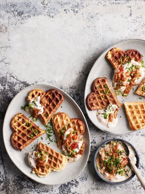 Perunamuusista syntyvät sisältä pehmeät ja reunoilta herkullisen rapeat vohvelit.