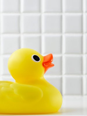 Keraamiset laatat ja luonnonkivilaatat vaativat erilaiset pesuaineet