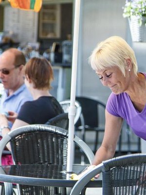 Oma kahvila on unelma, joka toteutui Annen elämässä helmikuussa. Nyt hänet voi tavata Lappeenrannan torilla.