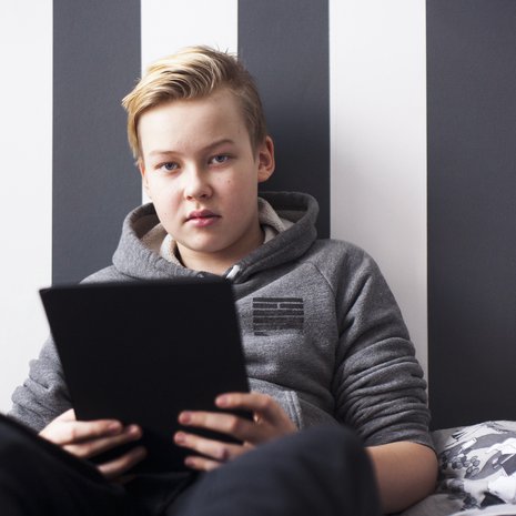 14-vuotiasta Leeviä vähän jännittää puhua kiusaamisesta. "Haluan kuitenkin kertoa, jos se vaikka auttaisi muita."