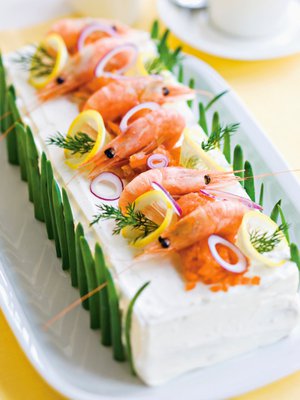 Tarvikkeet: leikkuulauta, veitsi, mitat, 2 kulhoa, pullasuti, kaavin ja tuorekelmua.