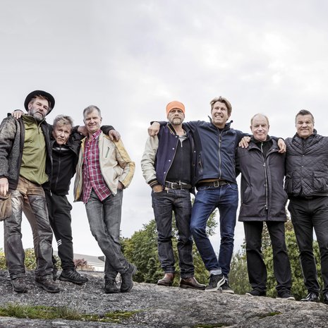 Seitsemän veljestä eli Kai Lehtinen (vas.), Pertti Koivula, Taisto Reimaluoto, Tero Jartti, Martti Suosalo, Jari Pehkonen ja Jarmo Mäkinen. "Olemme osa toisiamme", miehet sanovat.