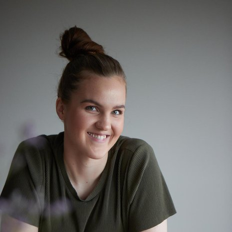 Iita Niskanen kasvoi Vieremällä sisarussarjan nuorimpana. ”En ainakaan itse ajattele, että olisin ollut lellitty pikkusisko, mutta on minua varmasti hyvänä pidetty.”