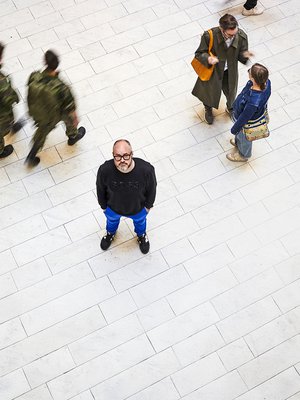  ”Ajattelen, että ihminen on enemmän kuin diagnoosinsa. Eihän kukaan ole pelkästään syöpäsairaskaan, vaan paljon muuta”, Tuomas Enbuske sanoo.