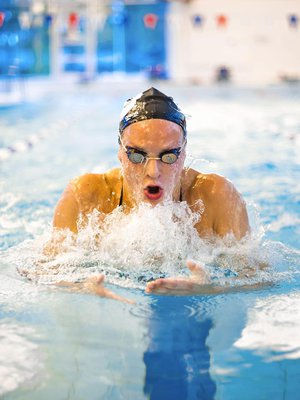 Jenna Laukkanen, 22, on erikoistunut rintauintiin. Hän voitti pitkän radan EM-kilpailuissa 2016 pronssia 50 metrin rintauinnissa ja lyhyen radan EM-kilpailuissa 2015 kultaa sekä 50 metrin että 100 metrin rintauinnissa.