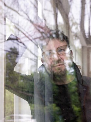 Timo on köyhän perheen lapsi, josta tuli kansanedustaja ja ministerikin. ”Suomen vahvuus on, että tällainenkaan tausta ei ole este pyrkiä ihan niin pitkälle kuin rahkeet riittävät.”