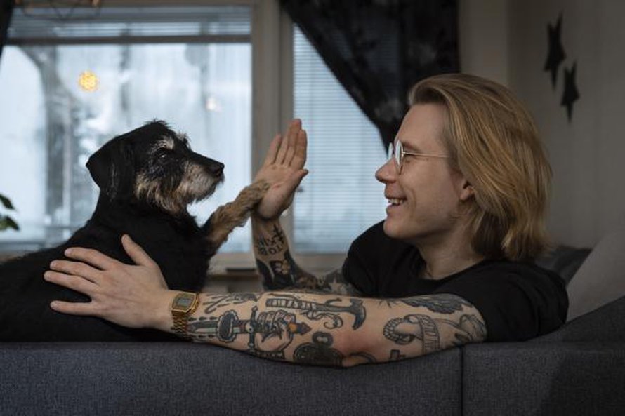 Ville Verkkapuro oli Pietarsaaressa hoitamassa äitinsä Elsa-koiraa, kun äiti oli Tampereella konsertissa.