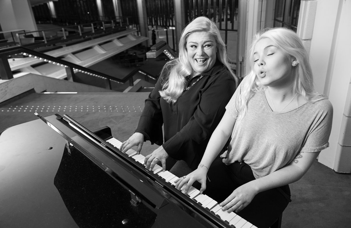Bertta Seppälä on mukana The Voice of Finland -ohjelmassa. Koelauluissa Bertta lauloi Billy Joelin New York State of Mind -kappaleen, jonka hän esitti myös Sannan ja Hermannin häissä.