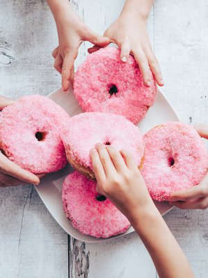  "Vaimenna sisäinen epäilijäsi. Jos fyysisesti tuntuu kaamealta, muista, että sille on järkisyy ja olotilasi kohenee ensi viikolla", sanoo terveysvalmentaja Kira Tiivola.