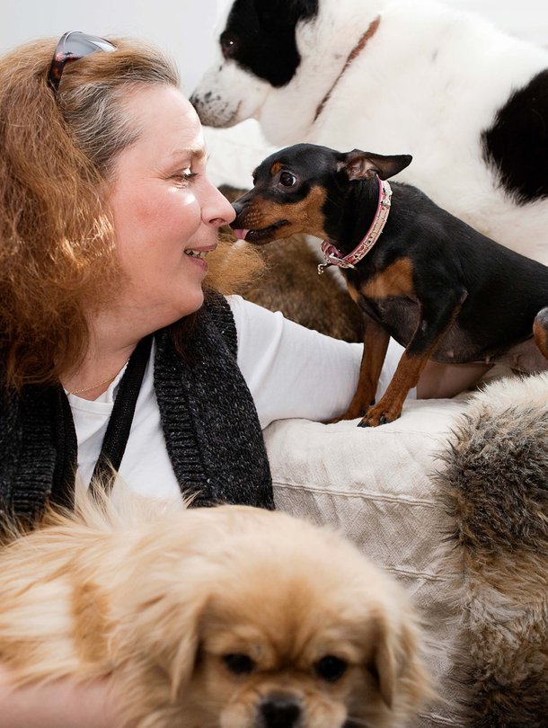 Heidi Leyser-Kopra oli marsuaan rakastava pikkutyttö, josta piti tulla eläinlääkäri. Tulikin eläinten asianajaja. Kaikki kuvien eläimet ovat Heidin kotihoidossa.